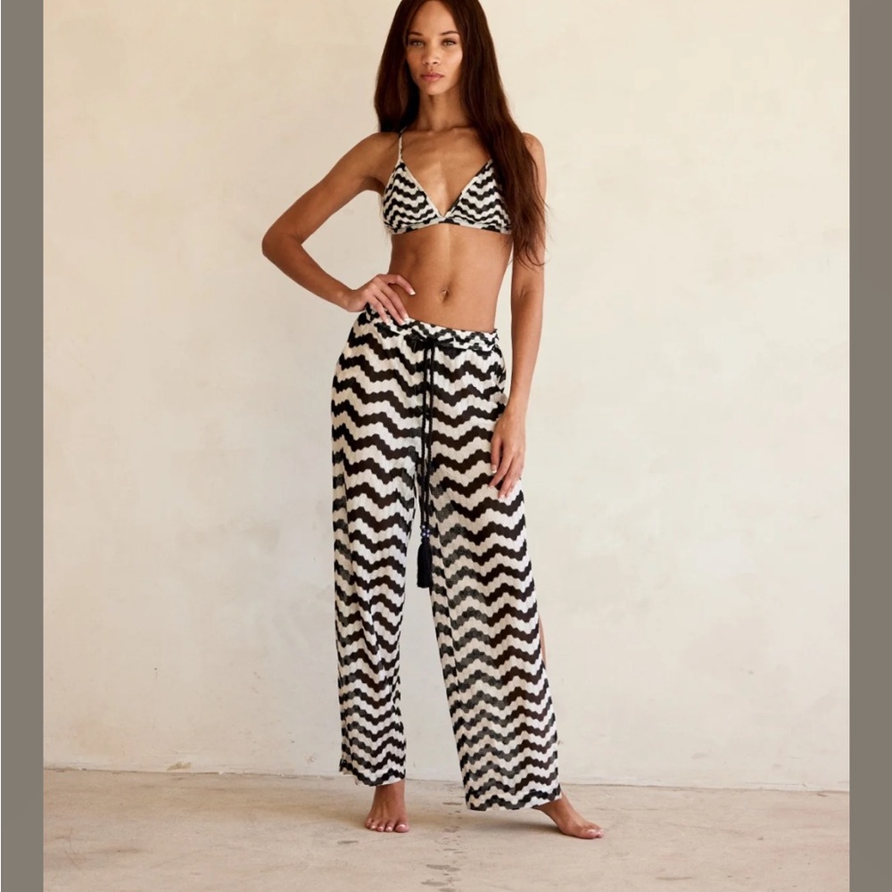 BTB Los Angeles New Tags Black & White Chevron Pant and Bralette Swim cover-up
